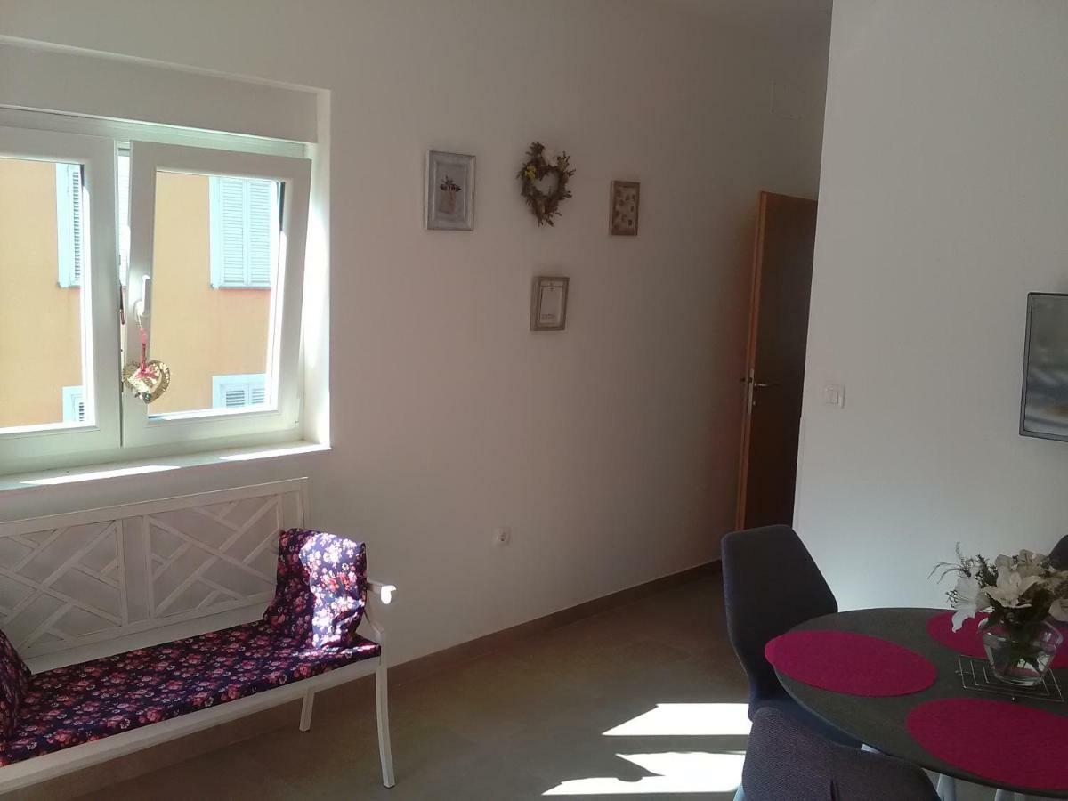 Podvrsina1A Rosa Vila Preko Exterior foto
