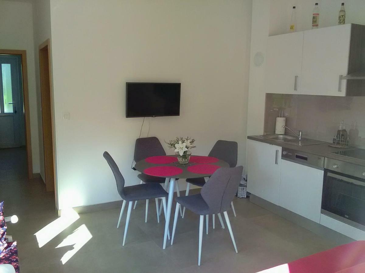 Podvrsina1A Rosa Vila Preko Exterior foto