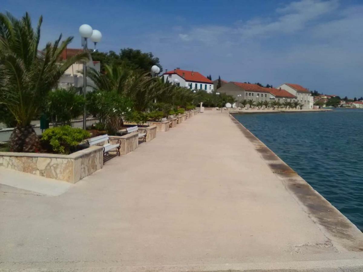 Podvrsina1A Rosa Vila Preko Exterior foto