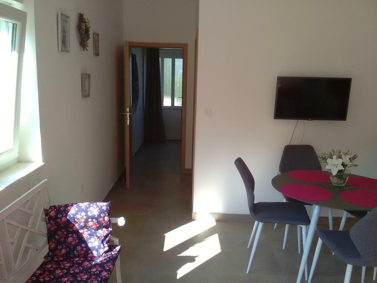 Podvrsina1A Rosa Vila Preko Exterior foto