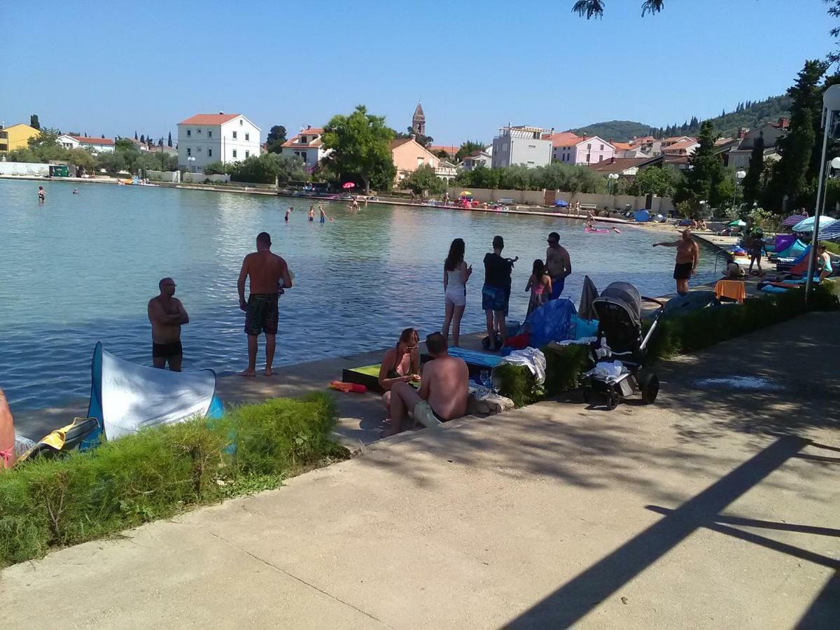 Podvrsina1A Rosa Vila Preko Exterior foto