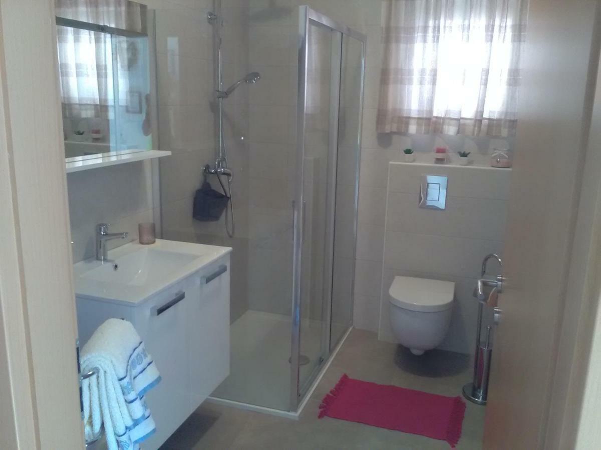 Podvrsina1A Rosa Vila Preko Exterior foto